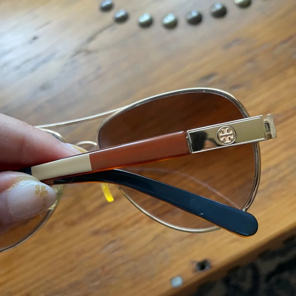 Tory Burch NWOT Eleanor Pilot Sunglasses - Picture 5 of 8